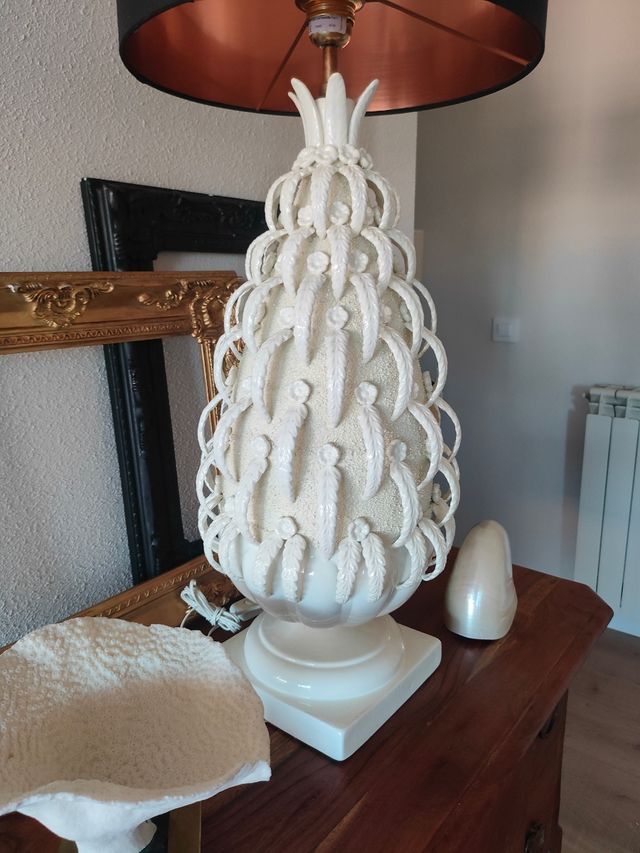 Lampara Manises blanca Piña