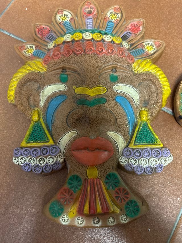 2 Máscaras de cerámica vintage