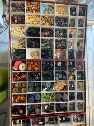 5 Cajas Botones Vintage Surtidos, 
