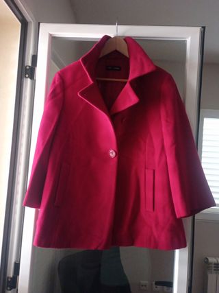 Abrigo rojo mujer