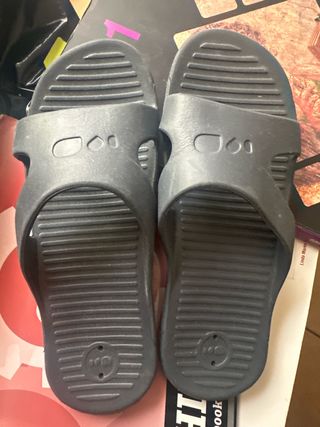 Chanclas de baño negras Cebat