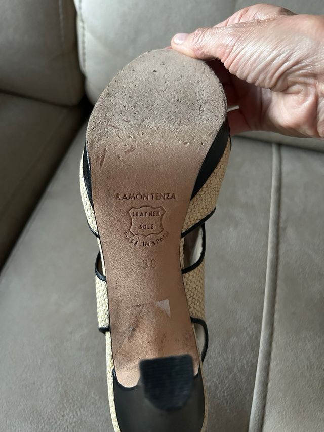 Sandalias tacón Ramón Tenza beige