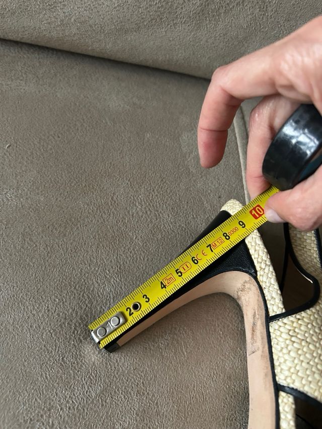 Sandalias tacón Ramón Tenza beige