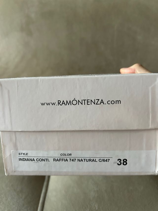 Sandalias tacón Ramón Tenza beige