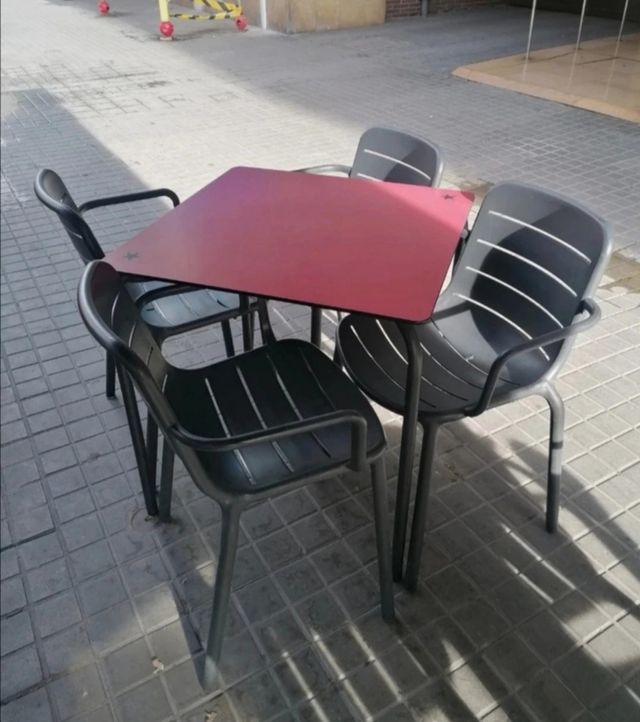 Silla de Plástico para Terraza. 