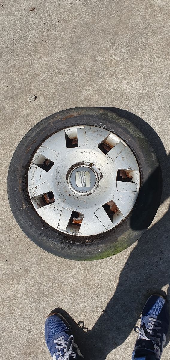 Llantas Seat ibiza de serie.