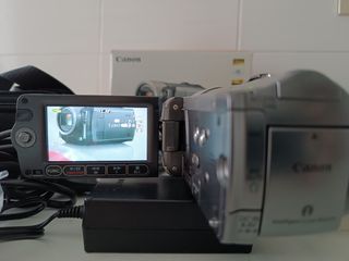 Camara de video HD Canon HF100 Kit completo.