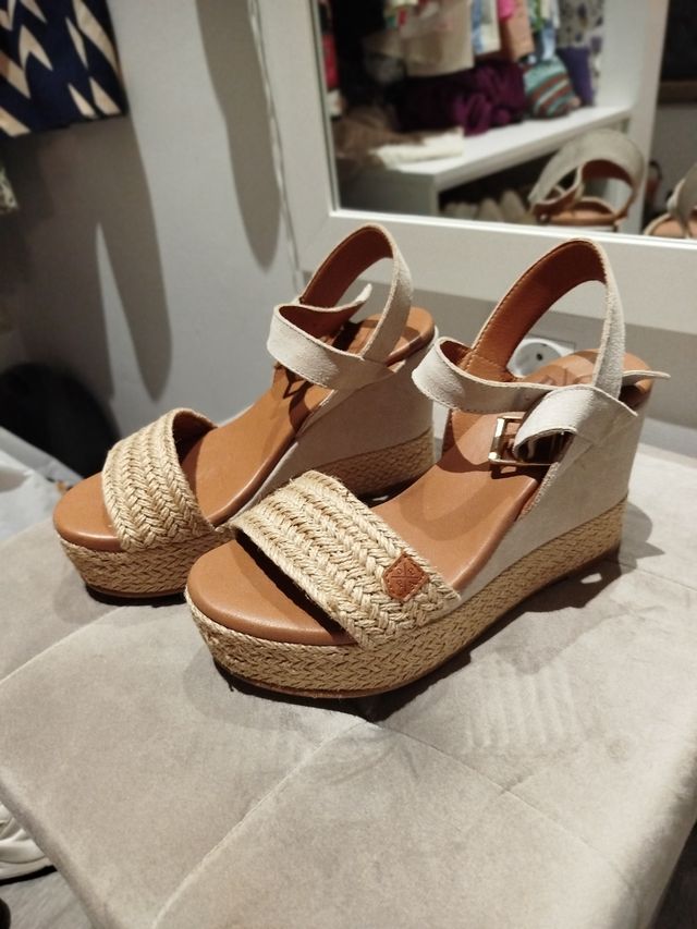 Cuñas Popa beige talla 35