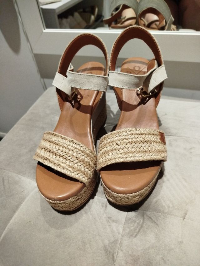 Cuñas Popa beige talla 35