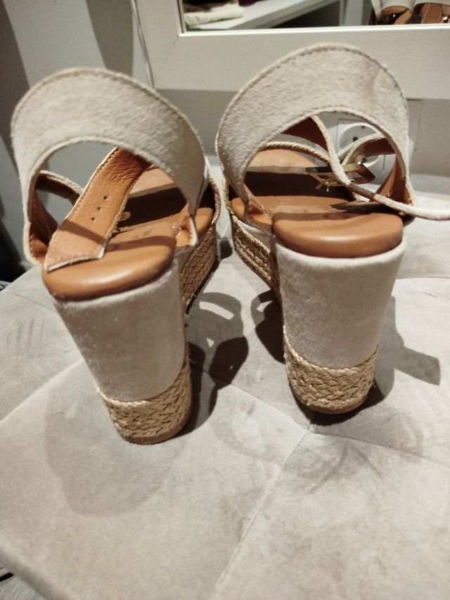 Cuñas Popa beige talla 35