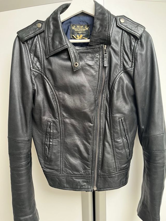 Cazadora cuero negra talla M
