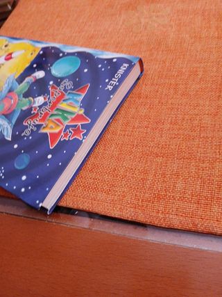 Kika Superbruja y la aventura espacial (Kika Su...