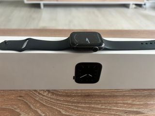 Apple Watch Series 5 - 44mm - Negro