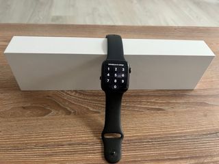 Apple Watch Series 5 - 44mm - Negro