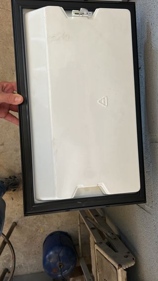 Nevera Dometic trivalente