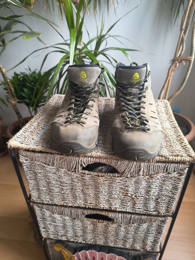 Botas trekking montaña talla 40