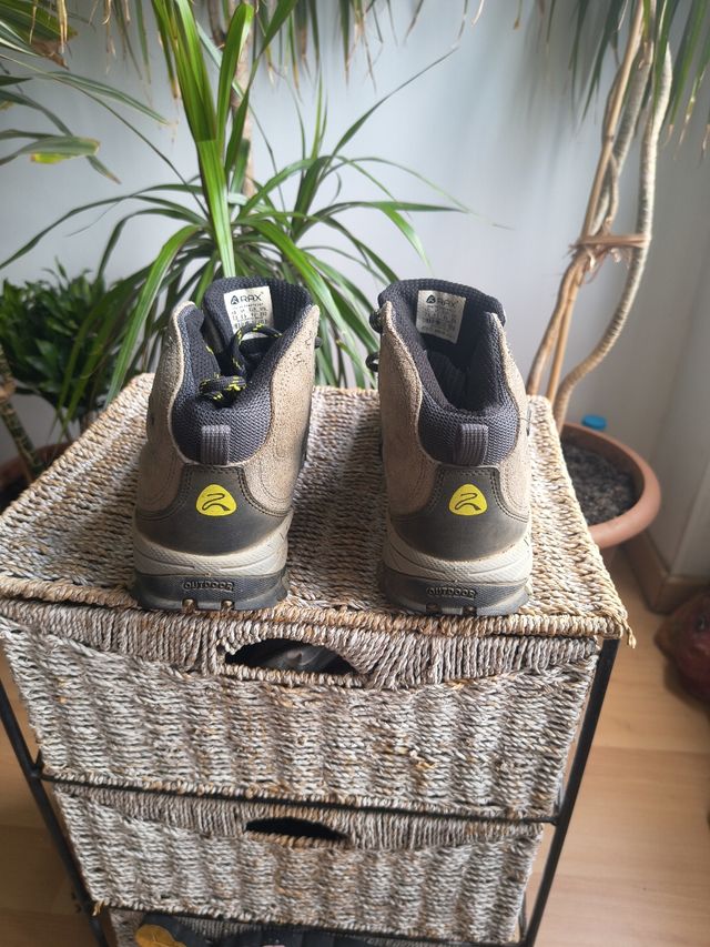 Botas trekking montaña talla 40