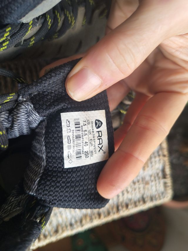 Botas trekking montaña talla 40