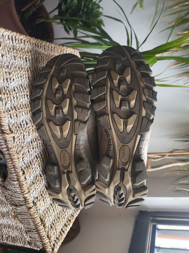 Botas trekking montaña talla 40