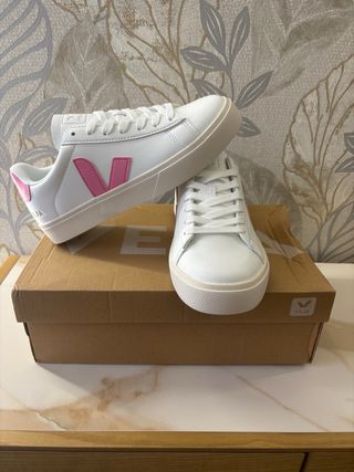 Zapatillas Veja Campo Mujer/ Blanco y Rosa - 38