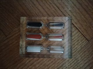3 Orologi in metacrilato e sabbia 