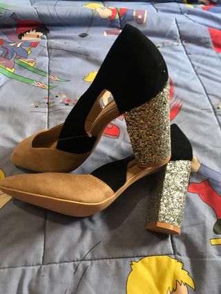 Zapatos Corina beige y negro