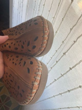 Zapatos marrones de verano
