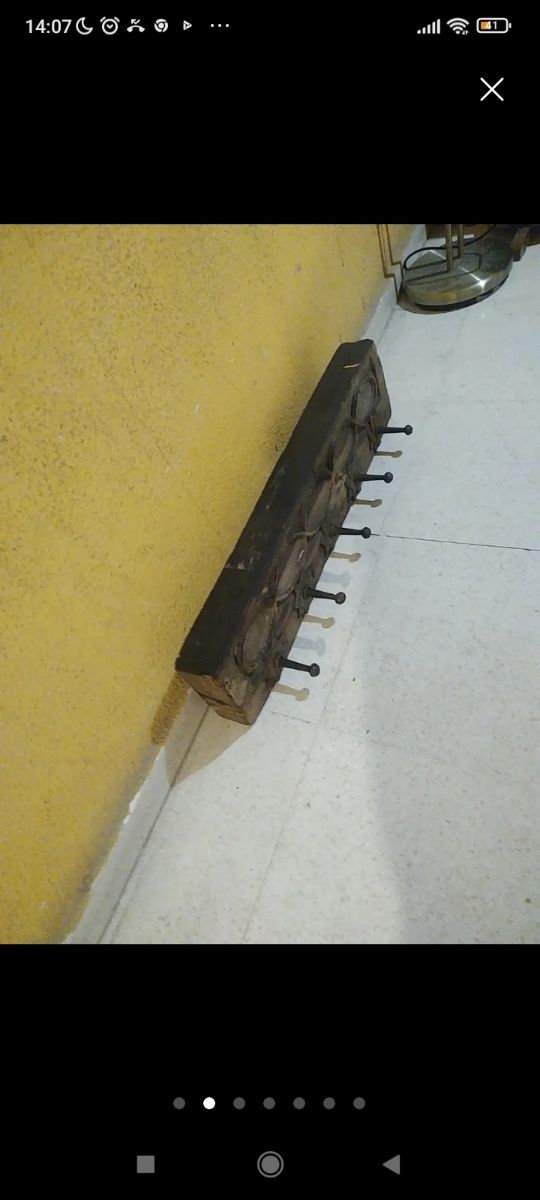 Cabide antigo em madeira com 8 ganchos