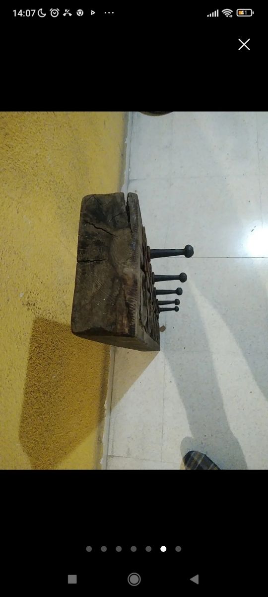 Cabide antigo em madeira com 8 ganchos