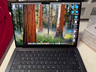 MacBook Pro M4 Gris Espacial 