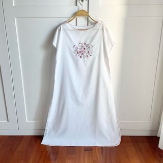 Abito estivo vintage bianco ricamato
