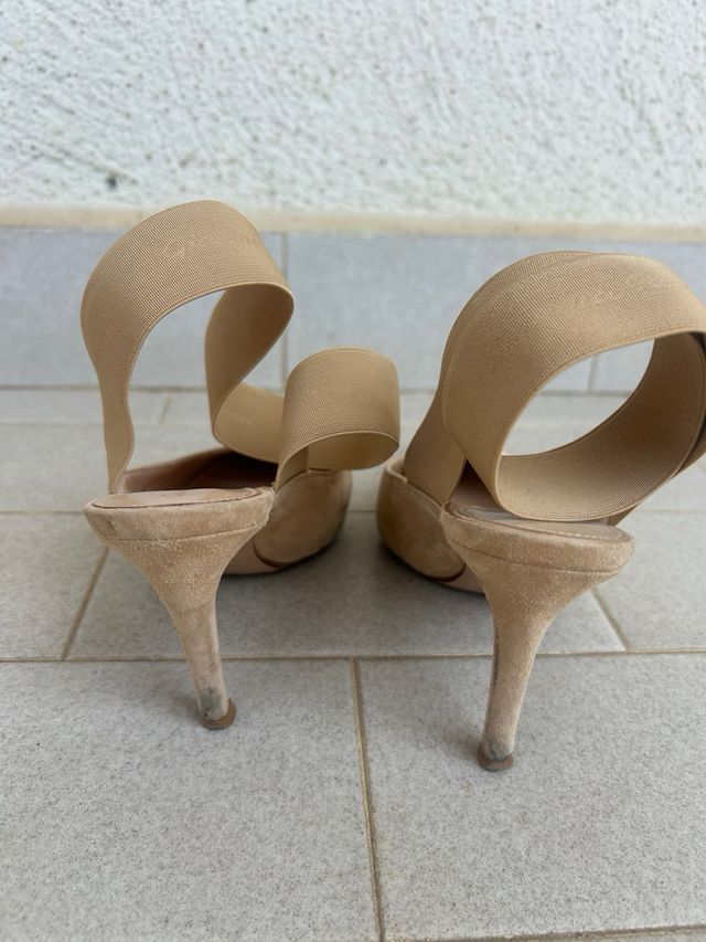 Tacchi beige con cinturino elastico