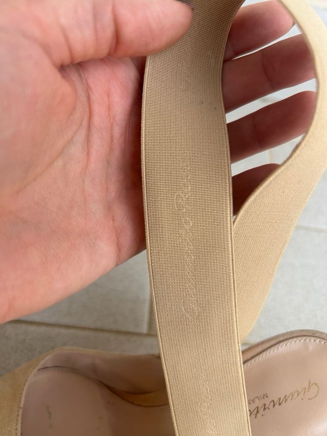 Tacchi beige con cinturino elastico