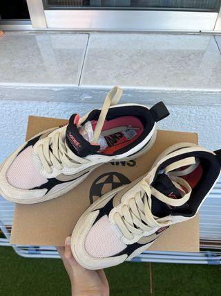 Zapatillas Vans Ultrarange Beige/Negras