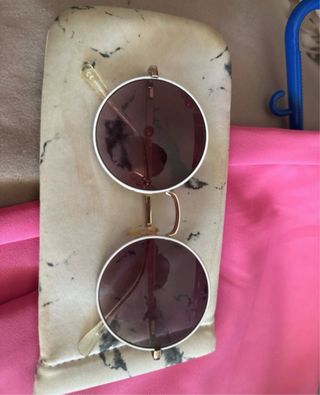 Gafas sol redondas blancas