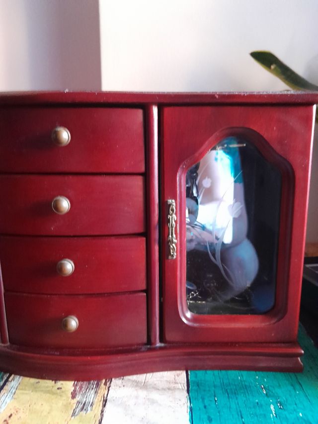 Joyero antiguo de madera