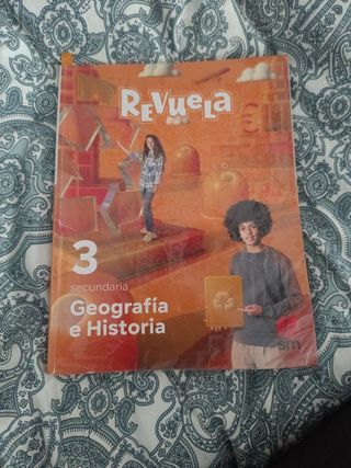 Geografía e Historia. 3 Secundaria. Revuela
