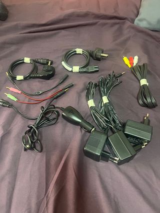 Cables y cargadores varios