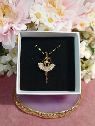 Collar bailarina oro 18K