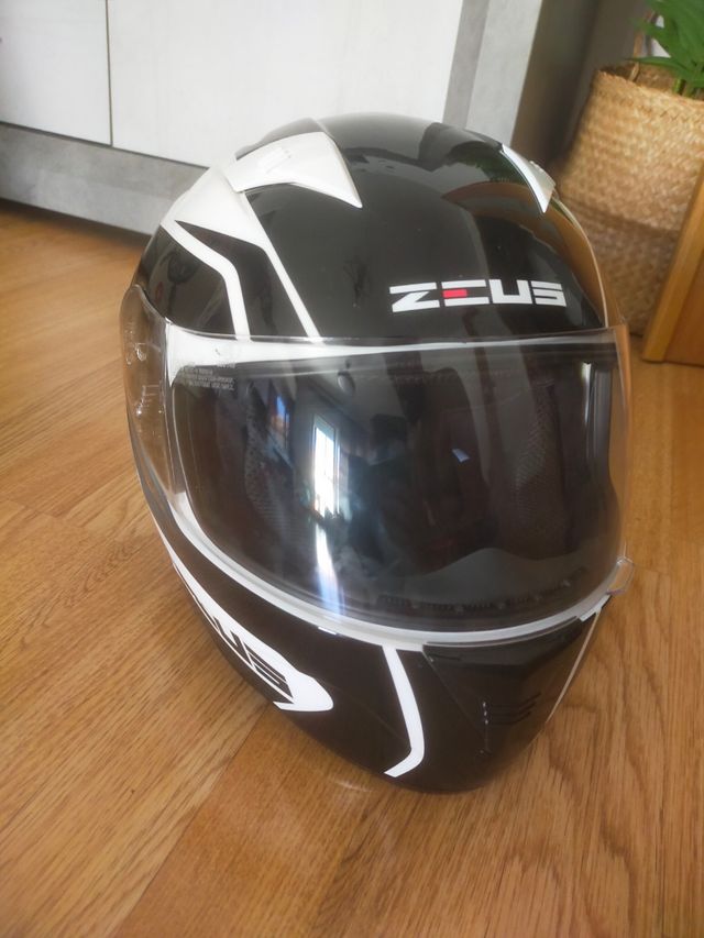 Casco Zeus