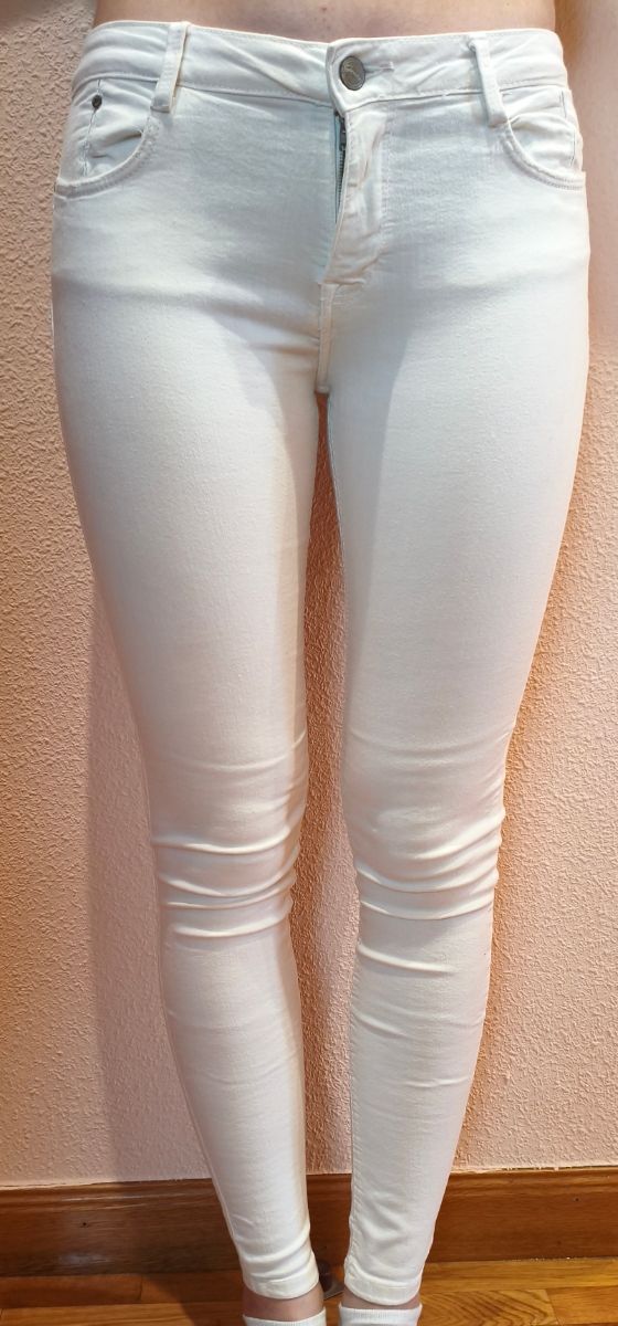 Vaqueros blancos pitillo