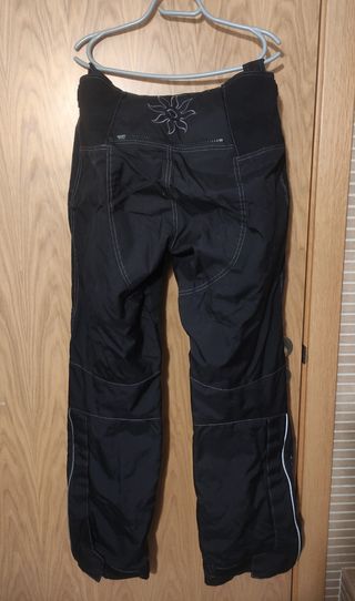 Pantalón de moto de chica marca Miline