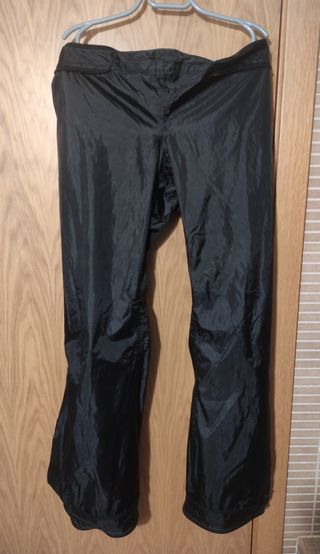 Pantalón de moto de chica marca Miline