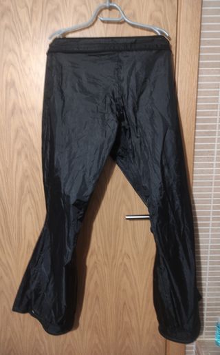 Pantalón de moto de chica marca Miline