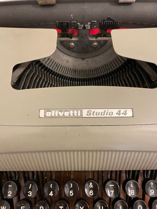 Olivetti Studio 44 - Máquina de escribir