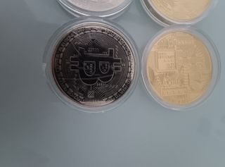 4 Monedas Bitcoin encapsuladas