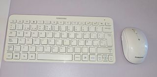 Teclado y ratón Samsung inalámbricos Bluetooth BKB