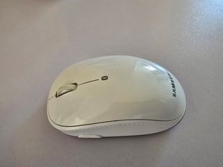 Teclado y ratón Samsung inalámbricos Bluetooth BKB
