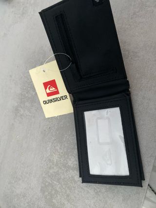 Cartera Quiksilver - Negra y Gris