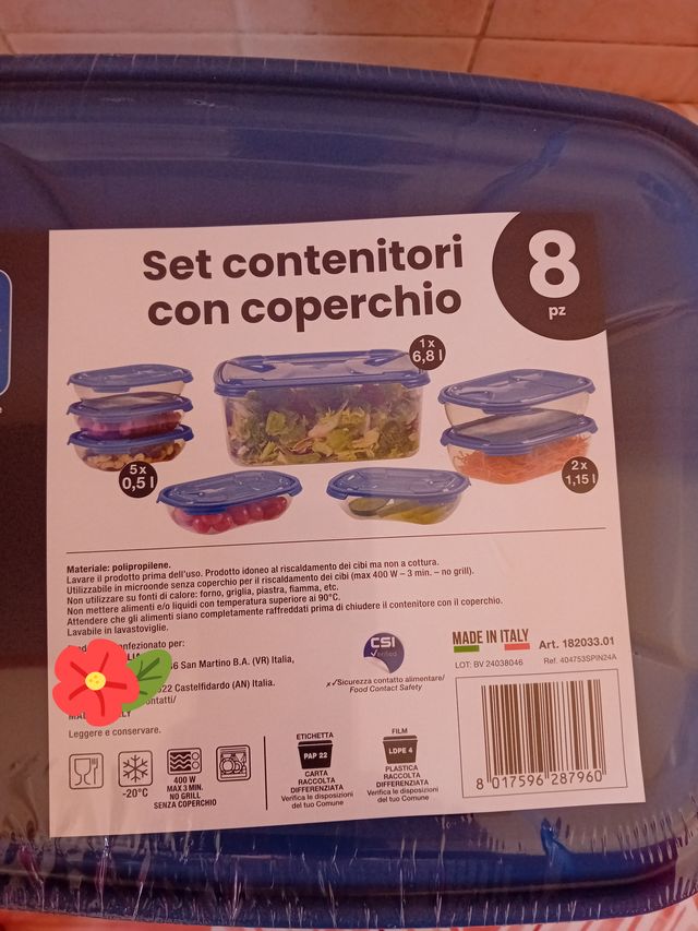 Set 8 contenitori con coperchio
